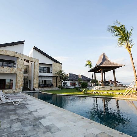 Suarti Resort, Villas & Gallery Ketewel Exterior foto