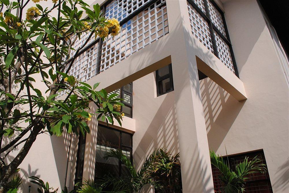 Suarti Resort, Villas & Gallery Ketewel Exterior foto