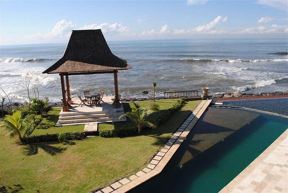 Suarti Resort, Villas & Gallery Ketewel Exterior foto