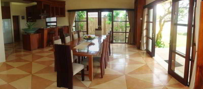 Suarti Resort, Villas & Gallery Ketewel Exterior foto