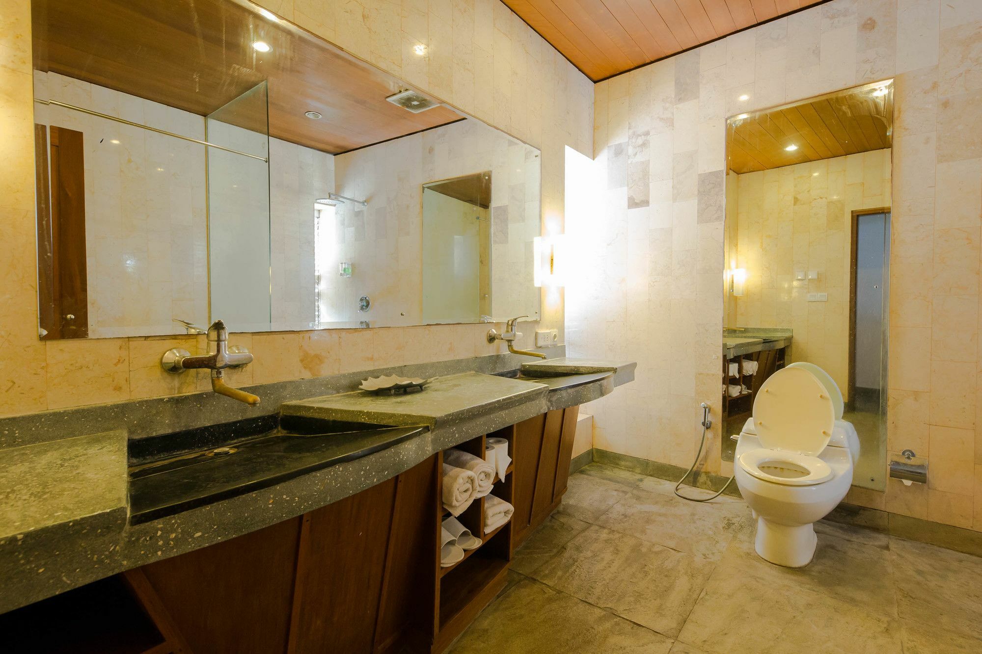 Suarti Resort, Villas & Gallery Ketewel Exterior foto