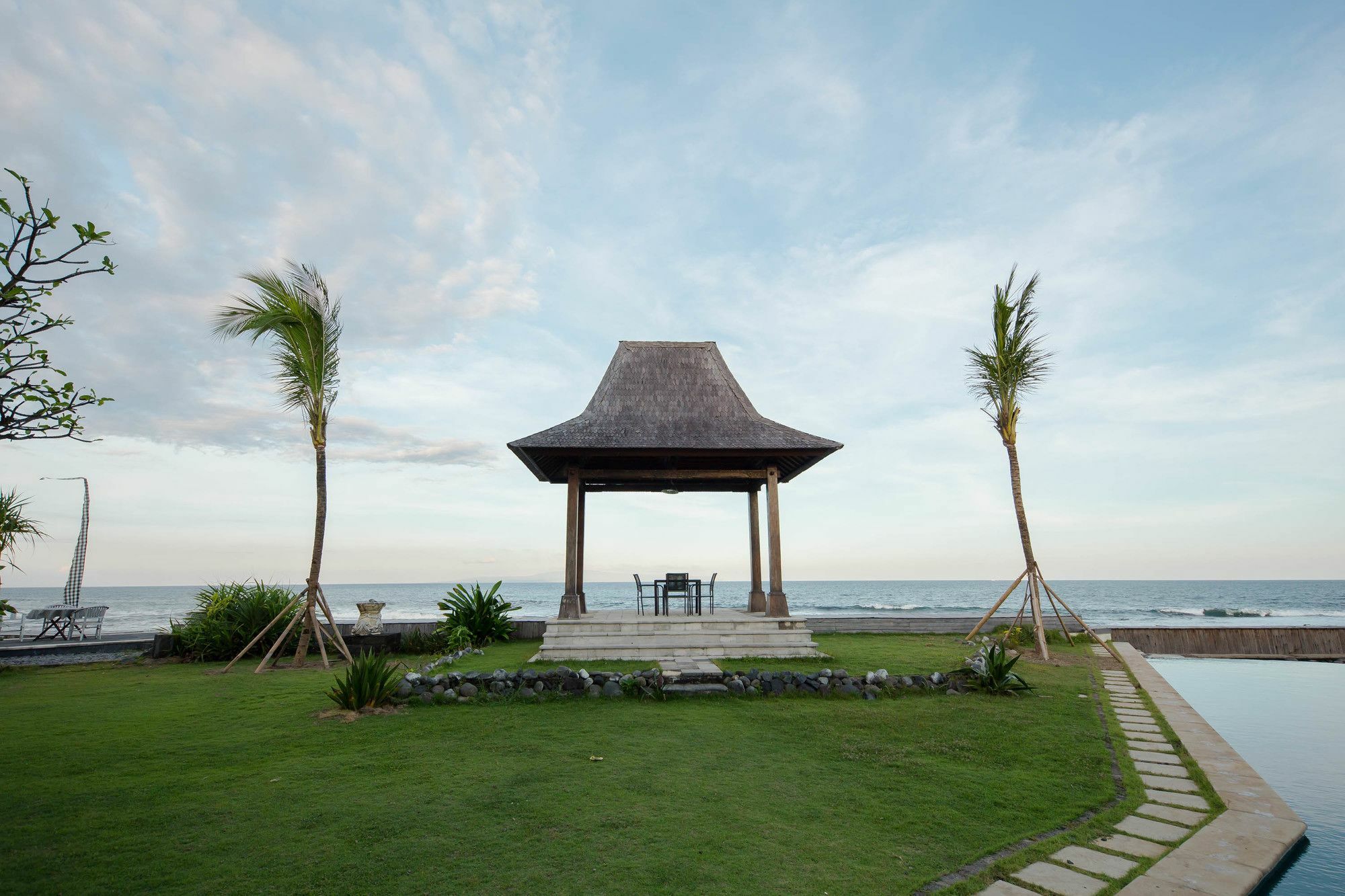 Suarti Resort, Villas & Gallery Ketewel Exterior foto